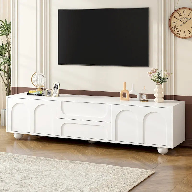 Meuble TV moderne avec panneaux arqués, placards à ressort, tiroirs et pieds ronds pour salon