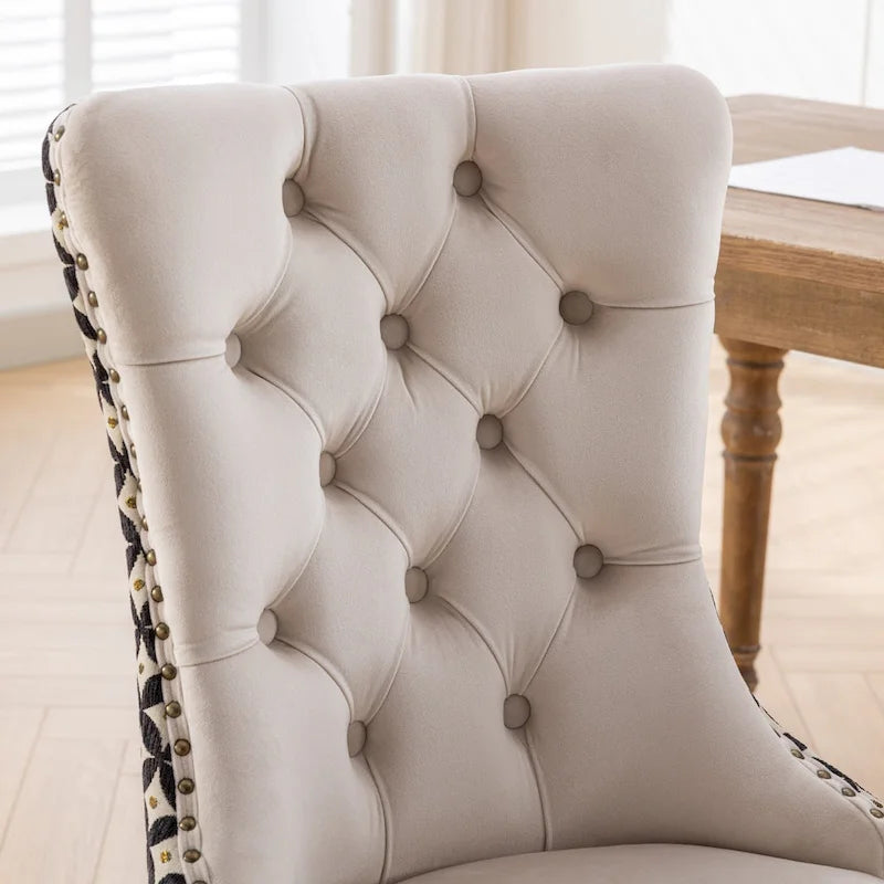 Chaise de salle à manger classique en velours, avec haut dossier et rivets décoratifs