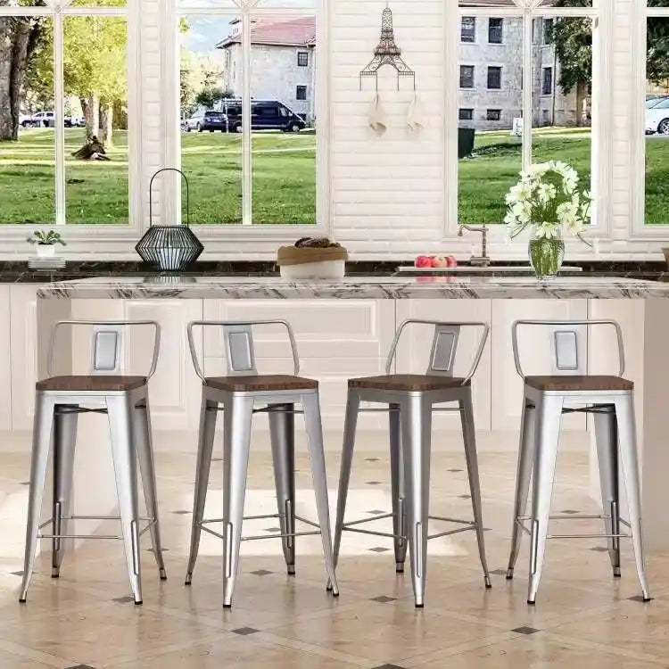Tabouret de bar industriel en métal argenté avec assise en bois hauteur comptoir