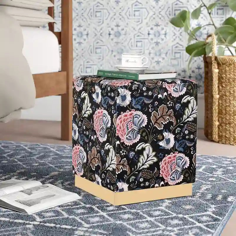 Tabouret ottoman carré en velours avec piètement doré
